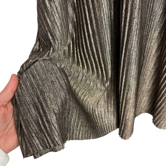 Torrid Size 2X High Neck Metallic Knit Bronze Gold Pleated Tank Casual Layering - Picture 8 of 9